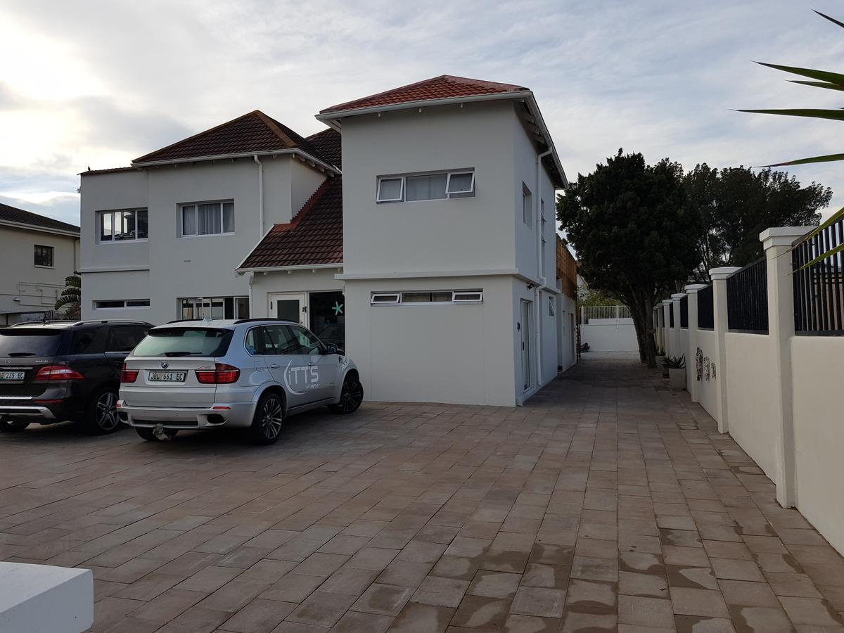 Beachway Guesthouse Порт-Элизабет Экстерьер фото